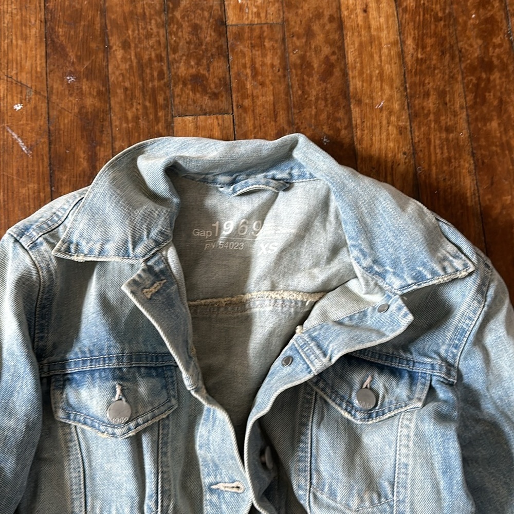 Sz XS GAP 1969 Light Wash Jean Jacket - Picture 2 of 3